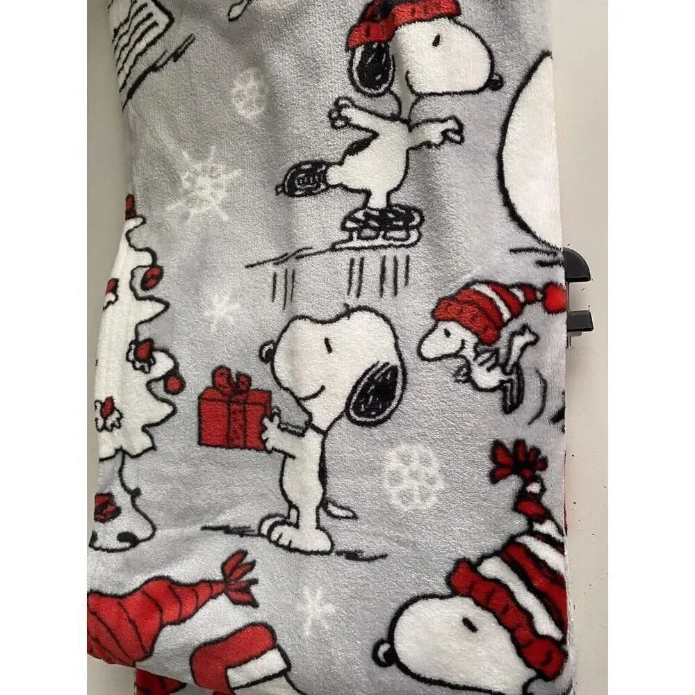 Peanuts Snoopy Snowman Throw Blanket Christmas Tree Snow Skiing‎ Ice Skating NEW